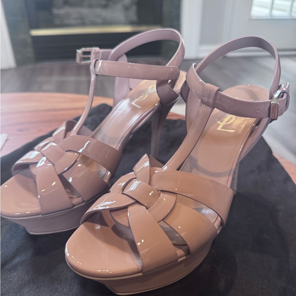Yves Saint Laurent Patent Leather T-Strap Platform Sandals in Blush size 6.5